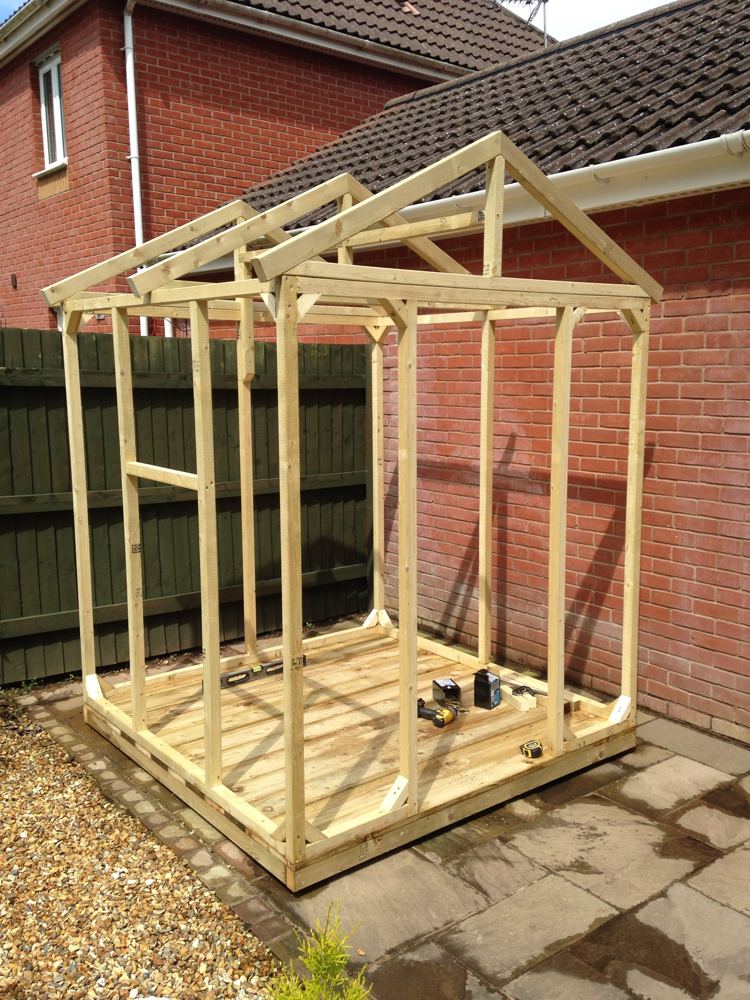 Custom timber shed: roof trusses on